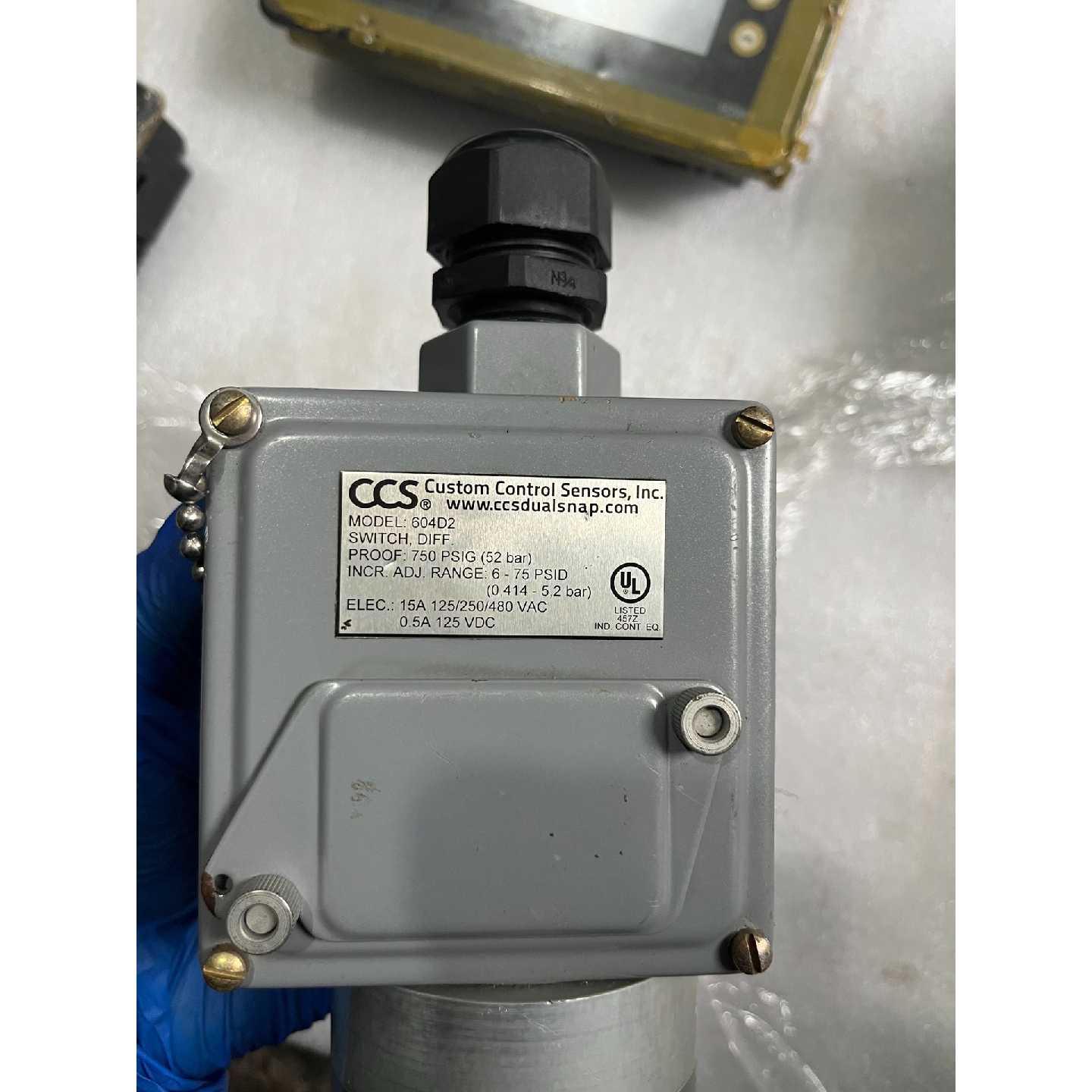 议价-CCS 604D2压力开关，装过机未使用，无其他配件，有