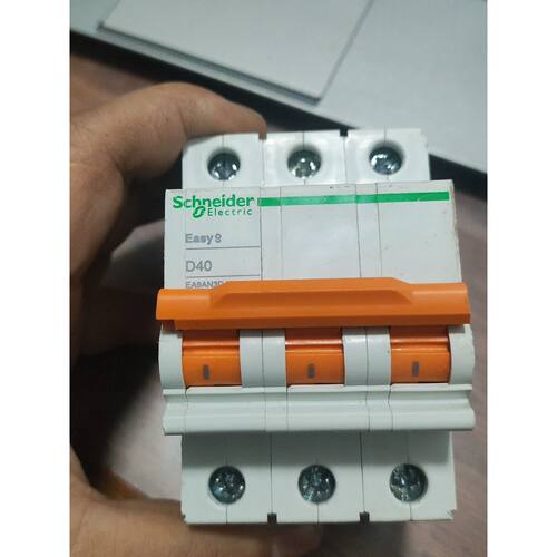 议价Easy9断路器3PD40A型号EA9AN3D4维修