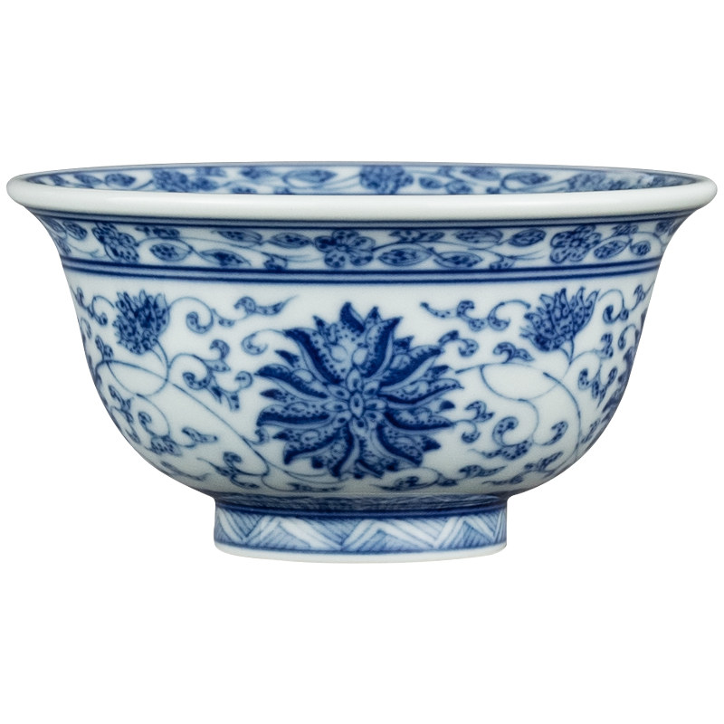 仿古青花缠枝莲压手杯