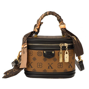 香港真皮盒子包水桶包2026新款今年流行爆款斜挎包手提小包包女包