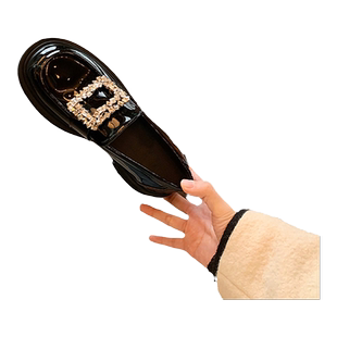 圆头厚底乐福鞋女2025新款秋冬漆皮水钻方扣英伦风小皮鞋黑色单鞋