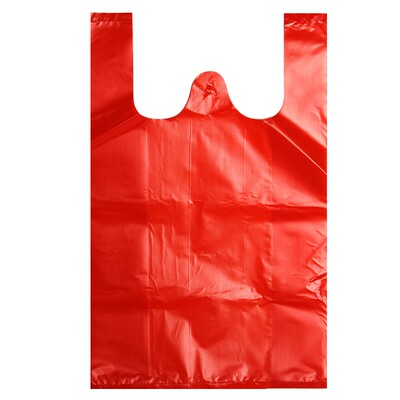 手提红色一次性食品塑料袋