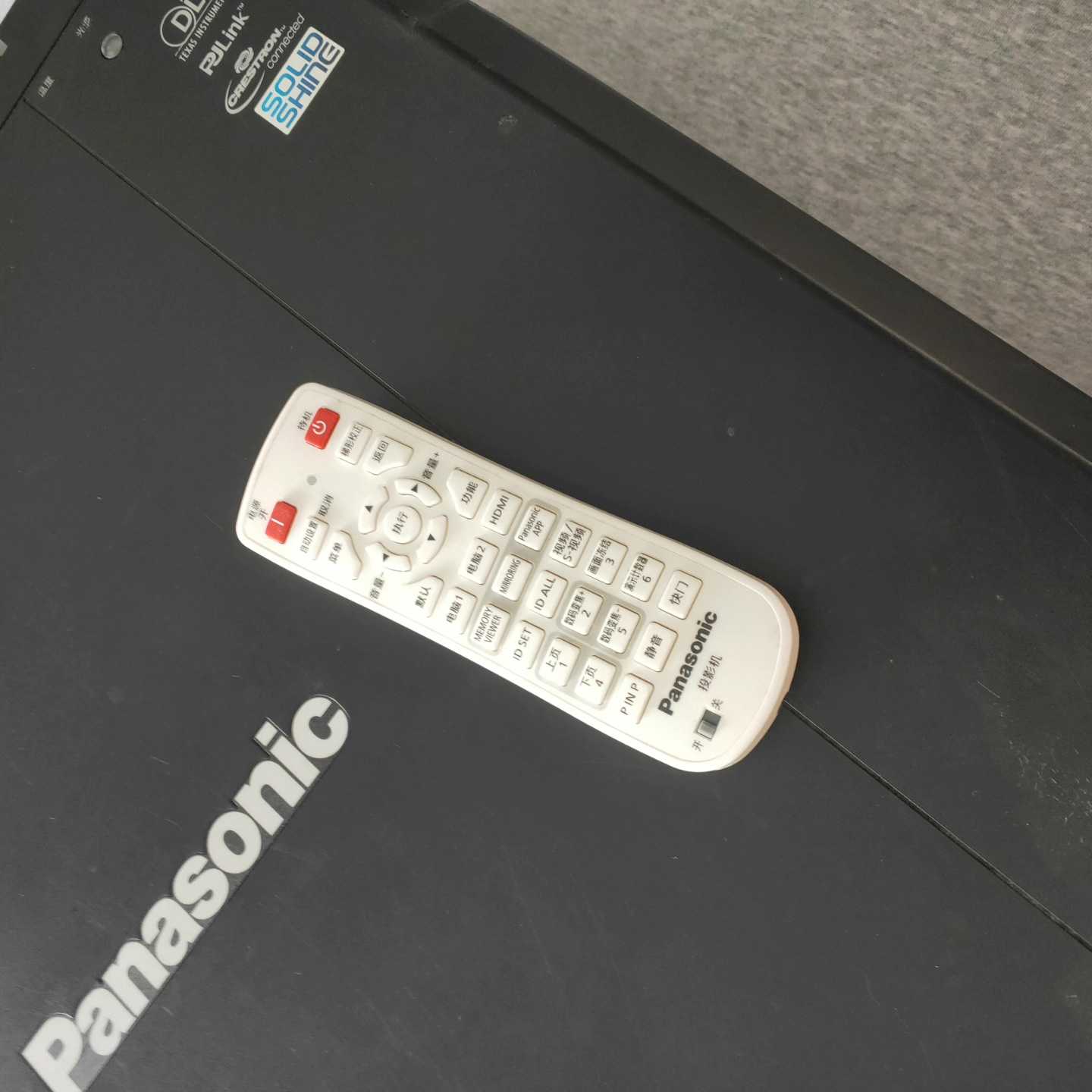 松下PT-FRZ570C激光投影机,使用2900小时 DLP