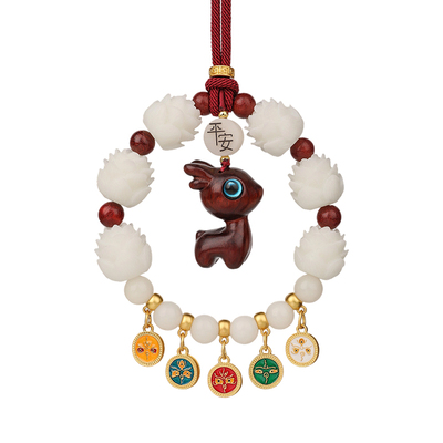 一路平安鹿檀木车载挂件