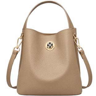 奥康水桶包女式2025新款斜挎包真皮手提包2026妈妈包大容量单肩包