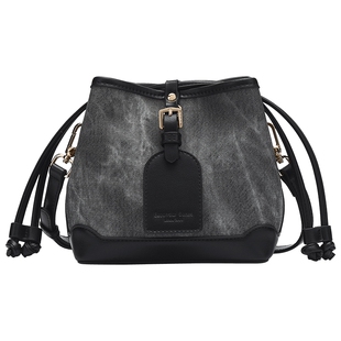 热风女士包包2025年秋季新款抽绳水桶包可斜挎单肩包大容龄手提包