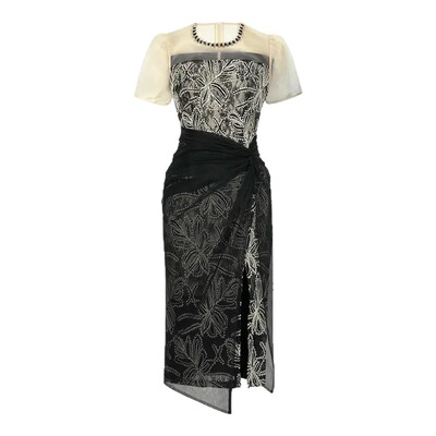 修身网纱拼接蕾丝开叉连衣裙