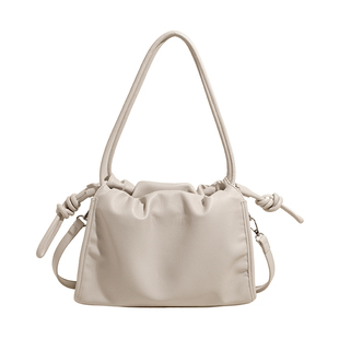 腋下包包女款2026新款潮高级感轻奢小众单肩包上班通勤斜挎云朵包