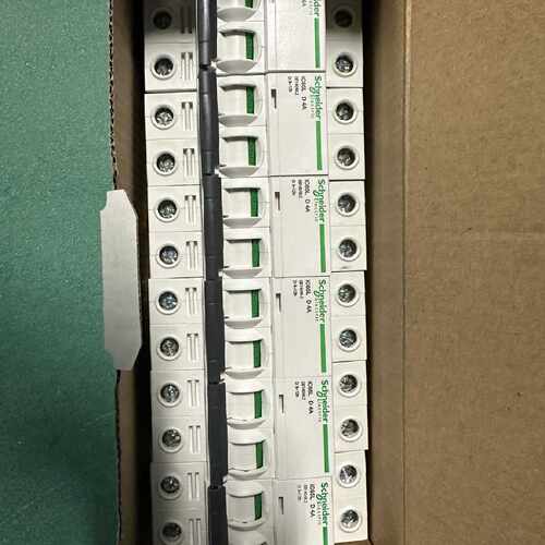 议价施耐德 断路器ic65L  D4A  2P 全新未使用 不讲价不包邮