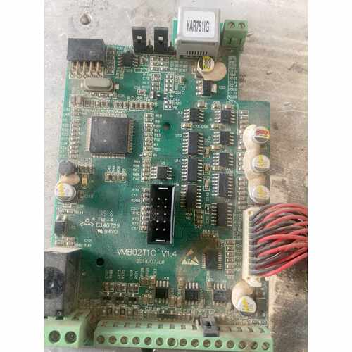 议价三晶变频器8000B主板型号VMB02T1C220伏0维修