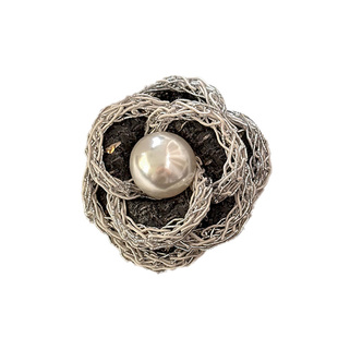 法式小香风山茶花胸针高档女奢华气质别针轻奢高级感胸花毛衣配饰