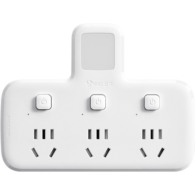 公牛插座转换器一转三带小夜灯