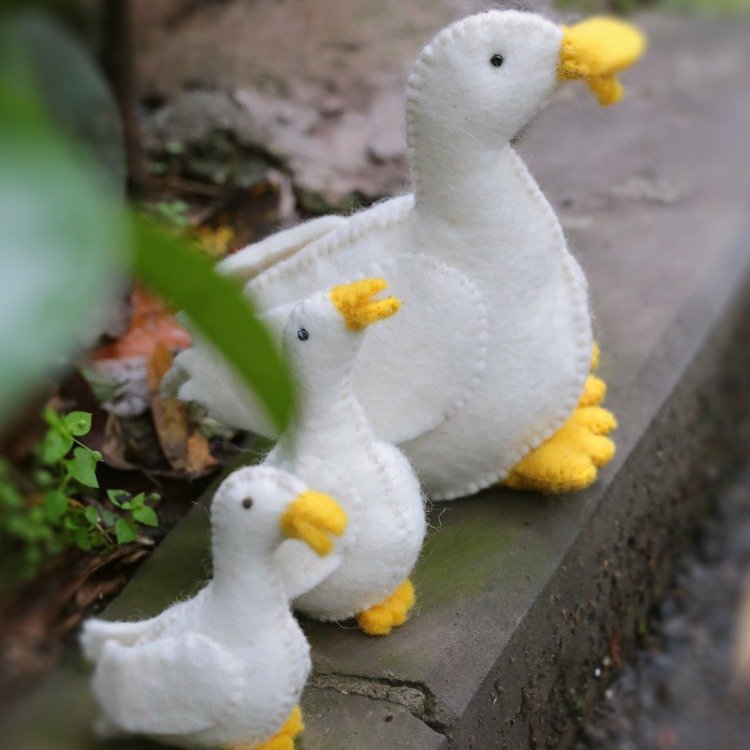 手工制作羊毛毡大白鸭子小道具开心快乐白拍照摆件礼物玩偶鸭鸭鸭