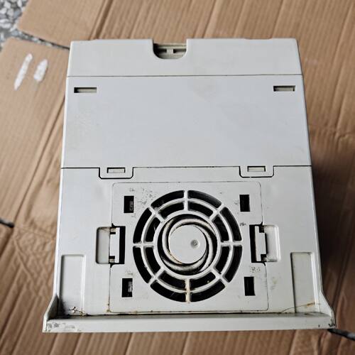议价SINCR新科瑞变频器C5007R5G011P4TB维修