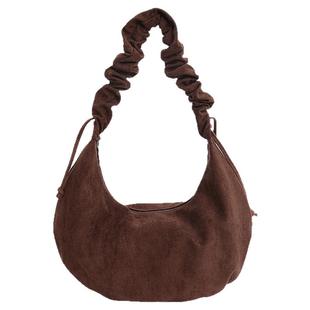 休闲复古麂皮绒包包女2025新款轻便百搭斜挎包超火小众单肩腋下包