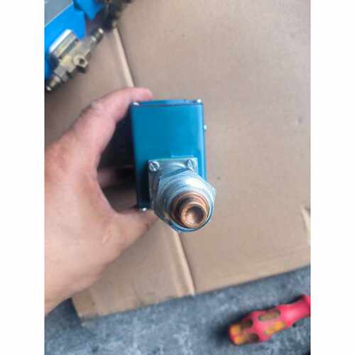 议价进口温度开关，压力变送器4140DK1E00CB3-EE