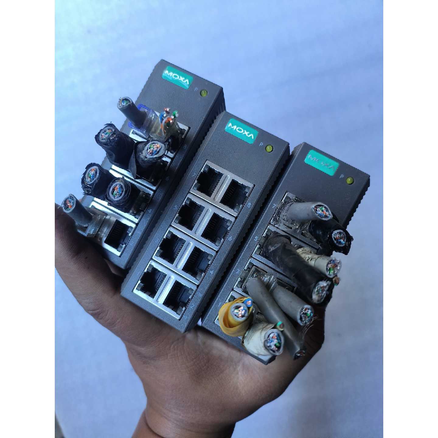 议价MOXA EDS-208 8端口 工业以太网交换机,功能正常