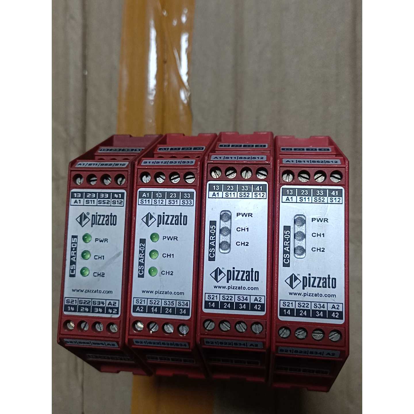 议价-意大利产皮扎特CSAR05安全继电器CSA