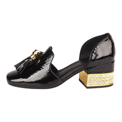 粉色流苏牛皮SHELLYS中空凉鞋