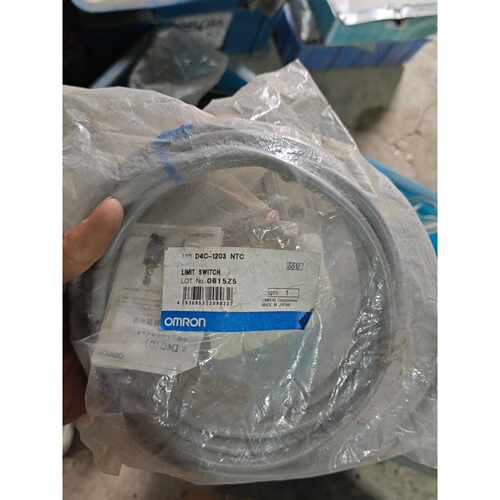 【请询价】行程开关D4C1203全新1条