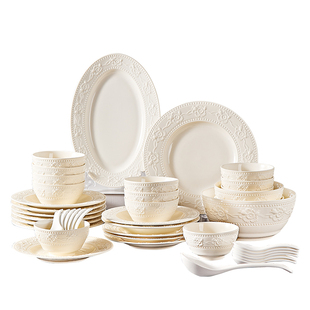 法式餐具套装家用2025新款高颜值陶瓷碗碟浮雕釉下彩乔迁礼物草莓