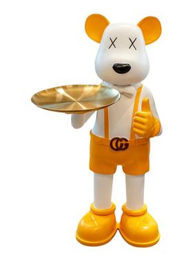 暴力熊大型软装沙发旁边迎宾托盘