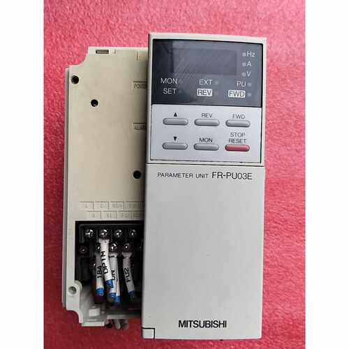 下单前咨询三菱FR-A024-0.7K变频器，带原装FR-PU03E参