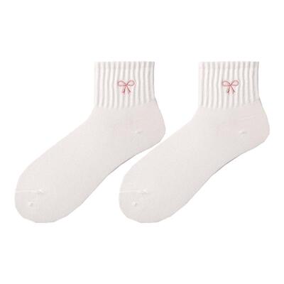 白色卡通兔子中筒袜女