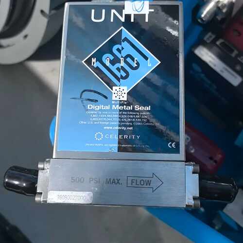溢价-UT UFC-1661     及8100各1件。气体流