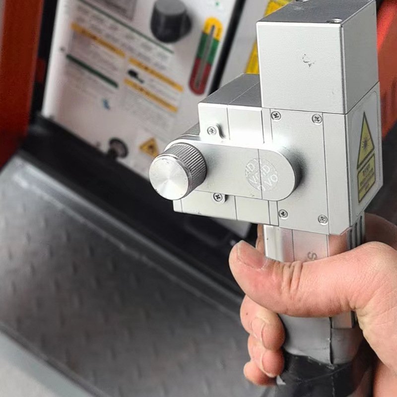 激光清洗机除锈机手持工业级除漆除氧化层除油污钢结构船舶磨具模