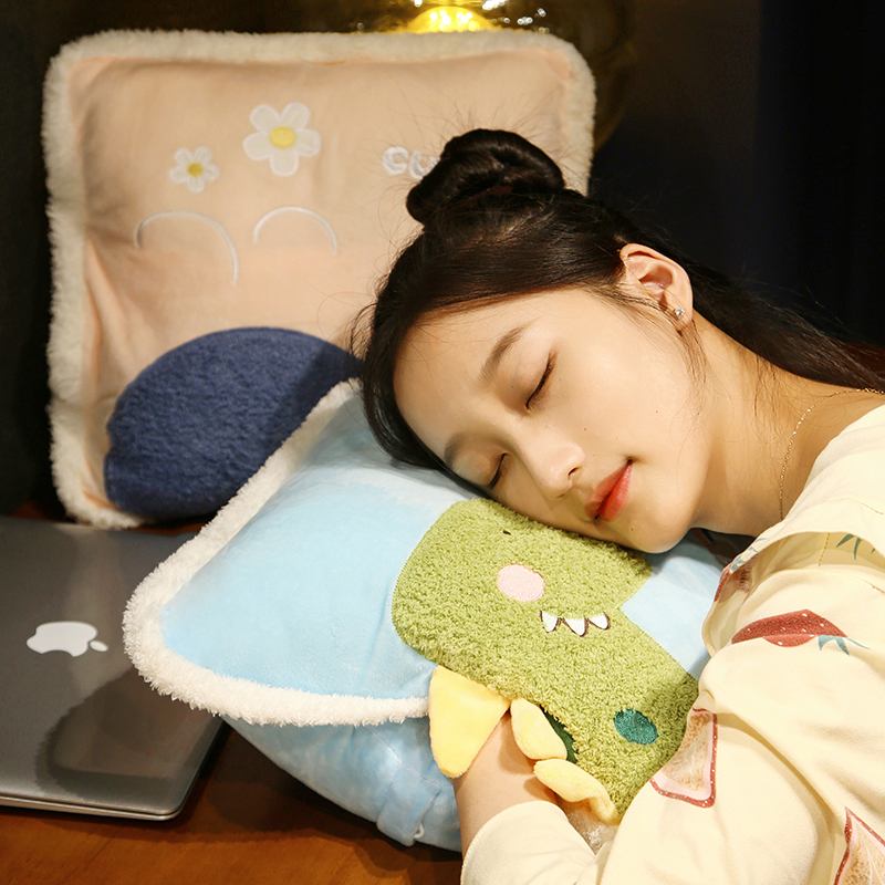 卡通暖手抱枕被子两用办公室午睡枕头车载空调毯子三合一汽车靠枕