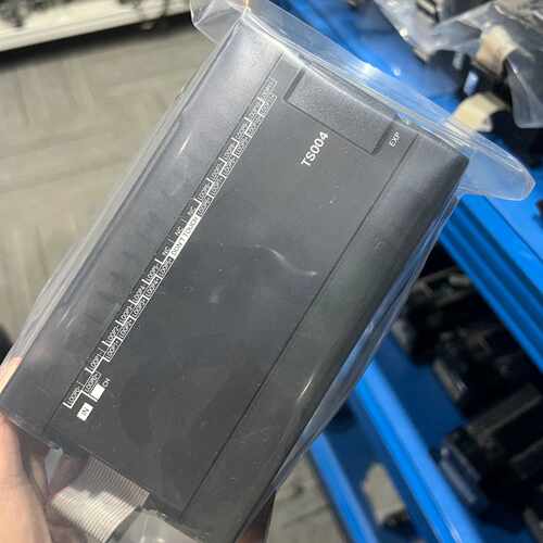 下单前咨询欧姆龙PLC扩展 CP1W-TS004 实物拍摄 功能包好