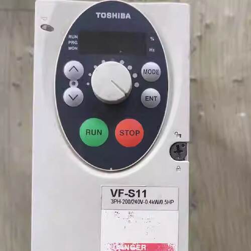 议价东芝变频器VFS11-2004PM-WN(3)/0.4kw220v质量保证实物