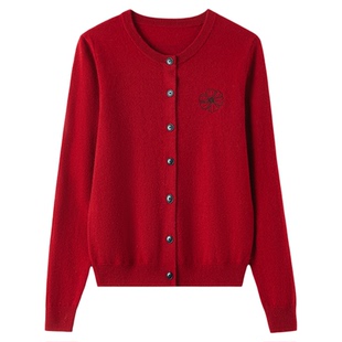 思诺芙德刺绣花朵圆领山羊绒开衫女气质红色毛衣新年战袍针织新款