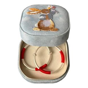 一荷居丝绒刺绣可爱清新大气宝宝银手镯手链收纳首饰盒满月礼物盒