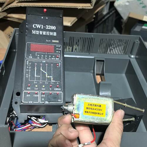 常熟框架断路器 CW1-3200