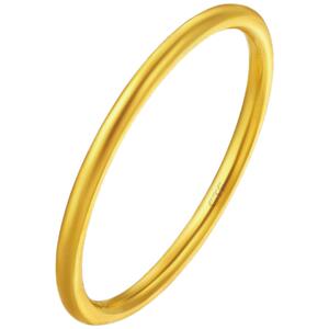 周大福简约素圈泥鳅背足金黄金戒指计价情侣婚戒EOF1