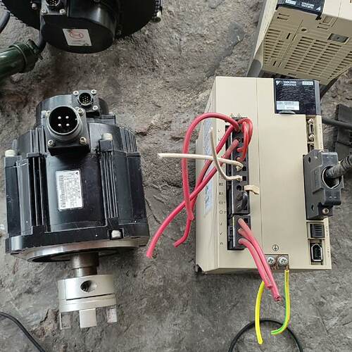 【询价】安川SGDV-120A01A驱动器电机多套，成色漂适用