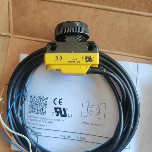 溢价-BANNER QS18VN6D光电传感器 10-30