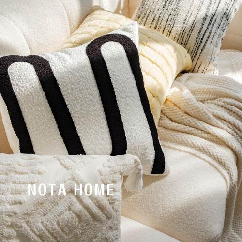 纯色抱枕黄色毛绒靠枕样板间靠垫现代极简枕套客厅柔软几何抱枕芯