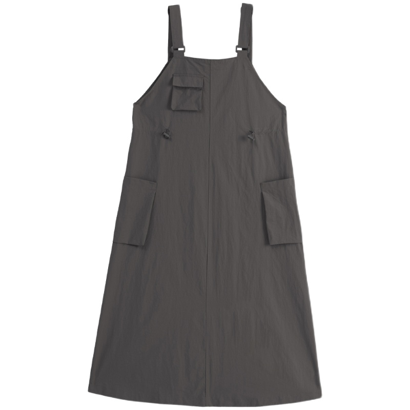 QUEENSHOP 2025秋冬新品女装多口袋抽皱工装吊带连衣裙01086599