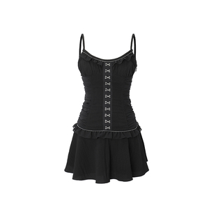 threetimes2026超火春夏黑色内搭吊带连衣裙短款修身显瘦独特裙子