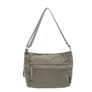 黑色工装帆布斜挎包女大学生上课包休闲百搭邮差包简约男士单肩包