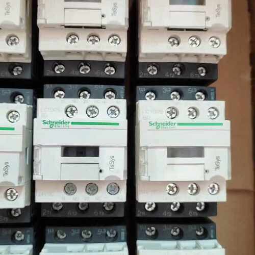 直流接触器，LC1D09 BD   DC24V,拍前询价下单