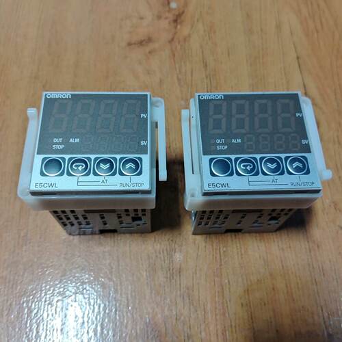 【询价】温控器 E5CWL-Q1TC，功能正常，成色为实图适用