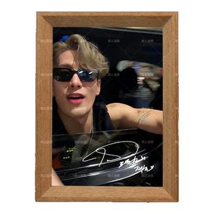 王嘉尔Jackson明星周边写真应援照片海报相框摆件送女生生日礼物