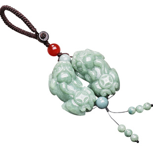 翡翠公母貔貅一对吊坠钥匙扣挂件碧绿玉石招财新款高级感车挂饰女