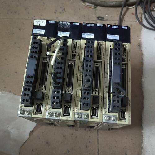 SGDV-2R8A01A 安川 伺服驱动器 工控配件