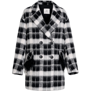 XG雪歌黑白格纹设计毛呢外套时尚冬季新款中长款通勤绵羊毛大衣女