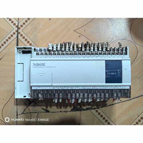 询价信捷PLC  XC2-60R-E  下来 外壳熏黑了 成